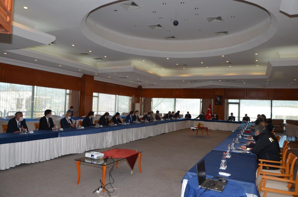 Vali Orhan Tavlı Başkanlığında Kaymakamlar ve Belediye Başkanları ile İl Değerlendirme Toplantısı Düzenlendi