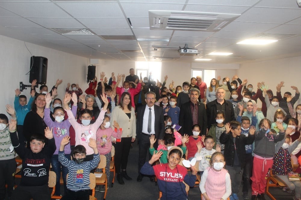 Köyceğiz’de Yazar Siyami Yozgat öğrencilerle buluştu