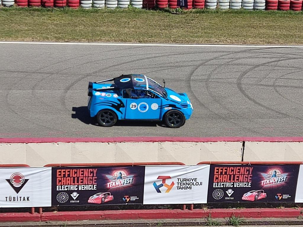 Muğla’nın elektrikli araçları körfez pistinde yarıştı