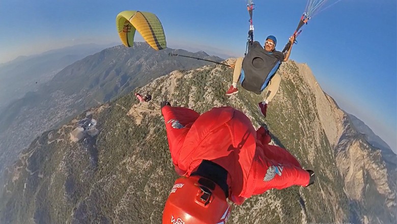 Wingsuit sporcuları Koçak ile Toy’un şovu nefesleri kesti