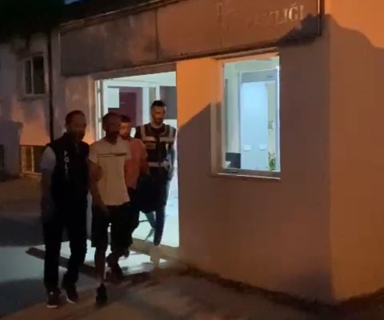 Datça’da 75 düzensiz göçmen kurtarıldı, olayla ilgili iki kişi tutuklandı