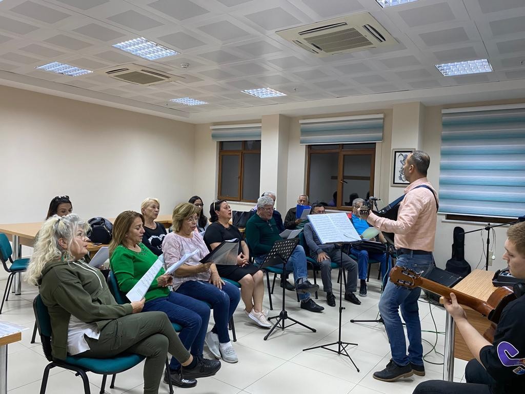 Muğla’da “Şarkılar bizi söyler, biz de şarkı söyleriz” koro çalışmaları başladı