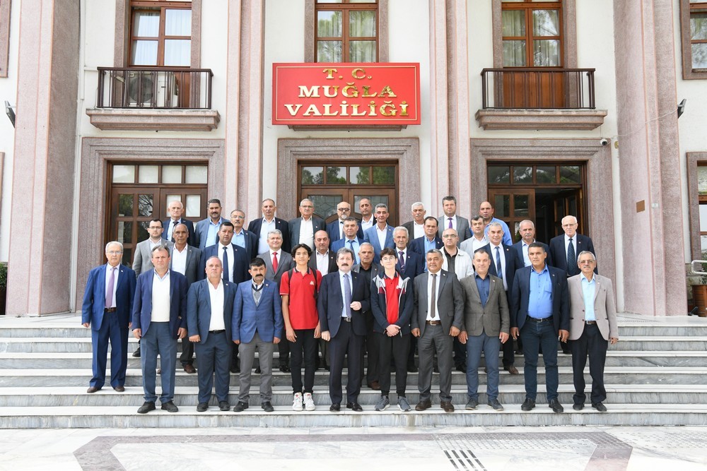 Vali Orhan Tavlı Muhtarlarla Bir Araya Geldi