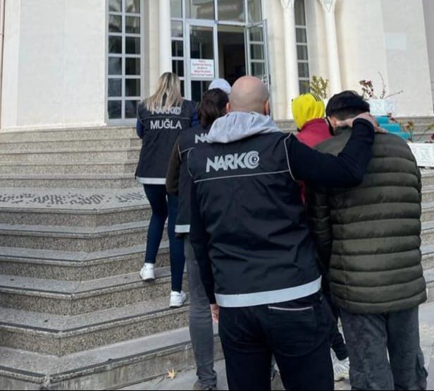 Fethiye’de 1 kilo 325 gram uyuşturucu ele geçirildi