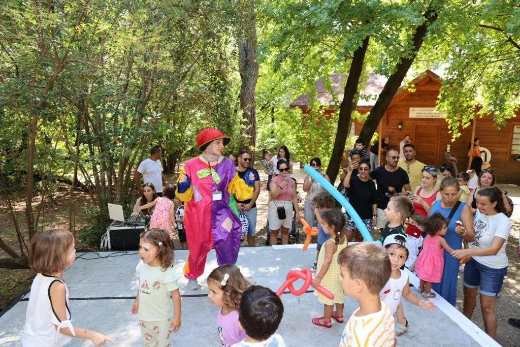 Marmaris’te geleneksel çocuk yardım şenliğinin ilki yapıldı