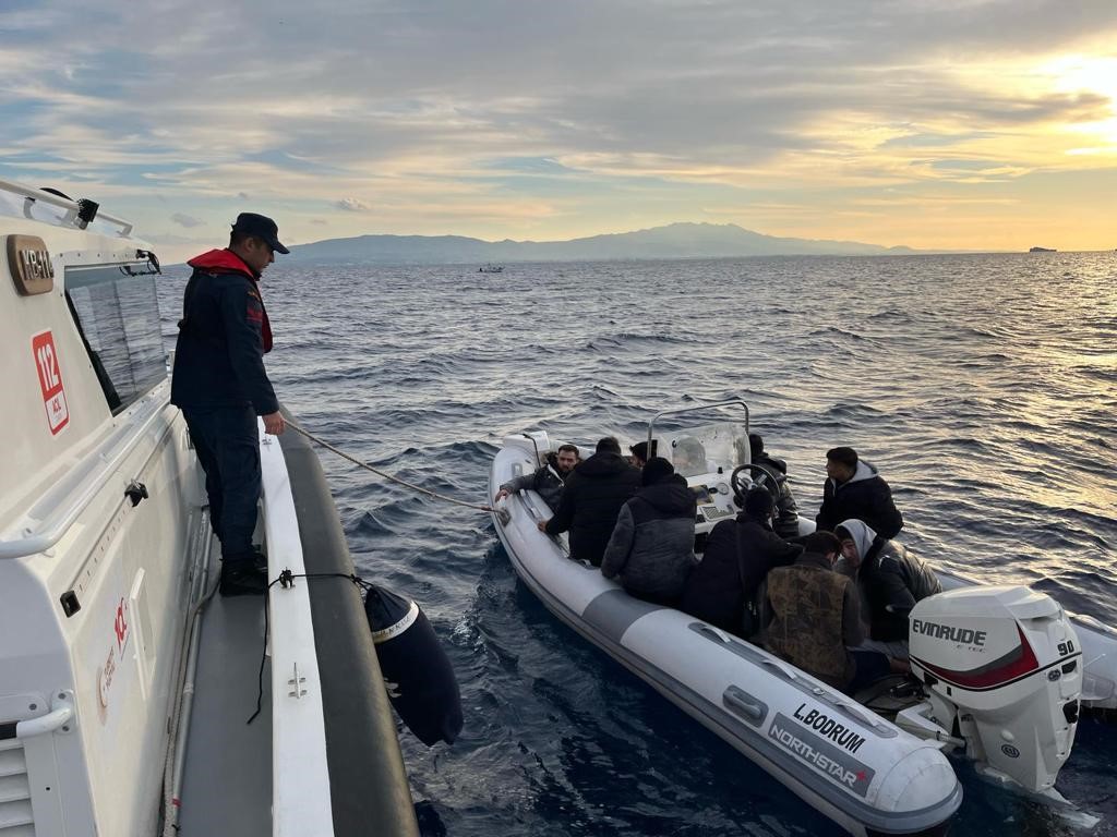 Bodrum’da 22 düzensiz  göçmen kurtarıldı, 39’u yakalandı