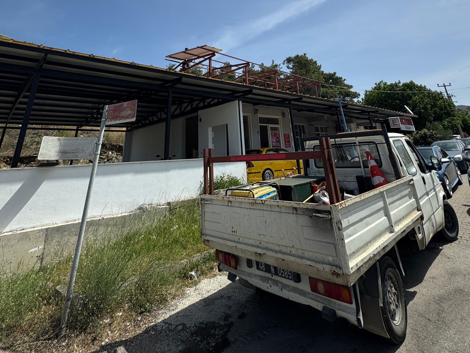 Marmaris Belediyesi ekiplerinin dikkatsizliği ormanı küle çevirdi