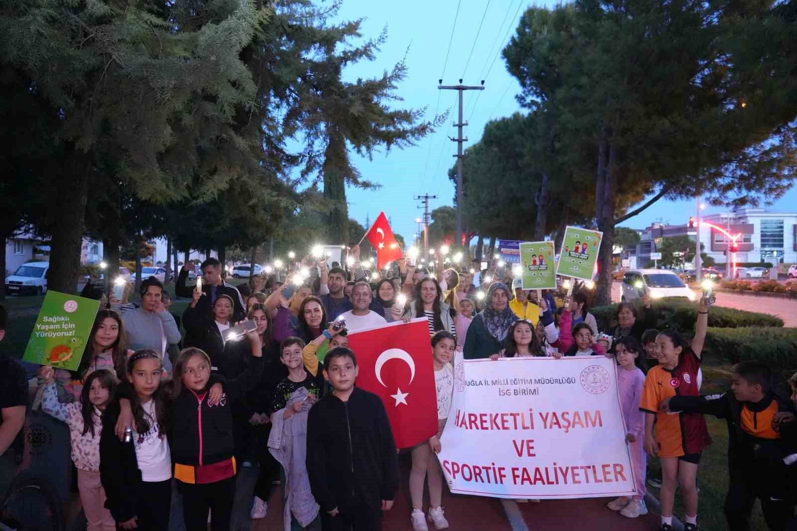 Muğla’da ’Aile Yılı’ yürüşü gerçekleştirildi