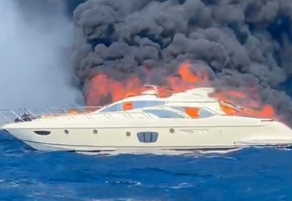 Milyon dolarlık yat alev topuna döndü