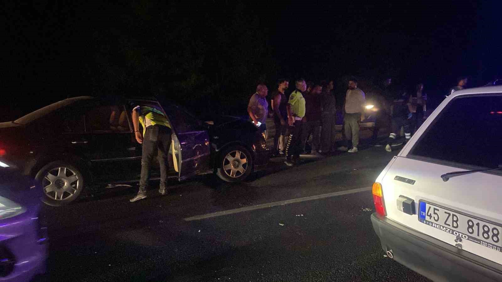 Zincirleme kazada 6 araç birbirine girdi