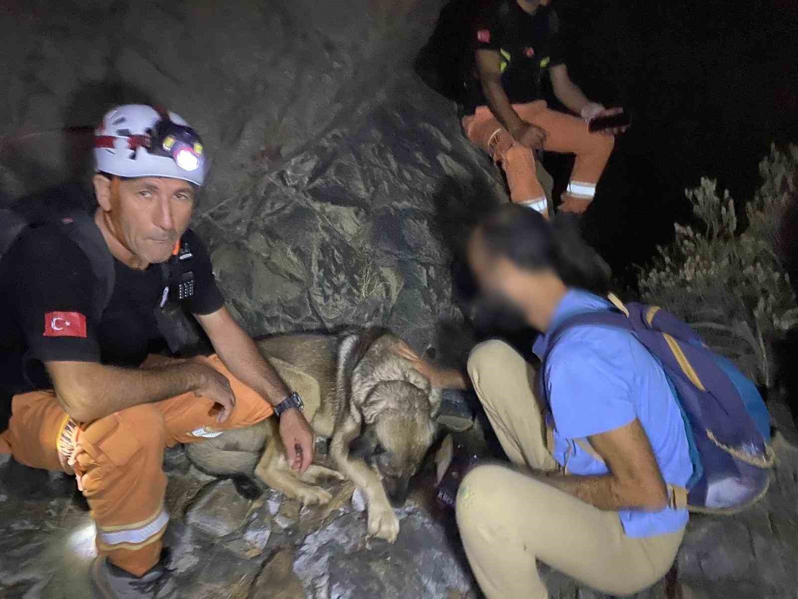 Ormalık alanda mahsur kalan vatandaş 4 saatlik çalışma sonunda kurtarıldı