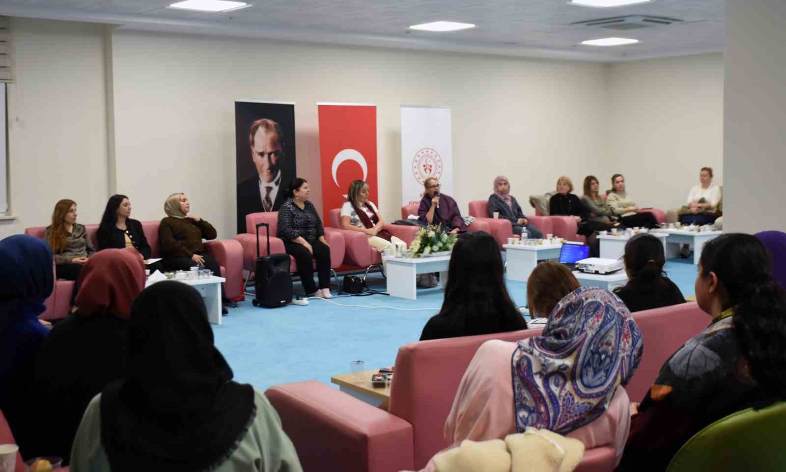 Filistin davasının sembol isimleri ‘Sumud’ kahramanları gençler ile buluştu