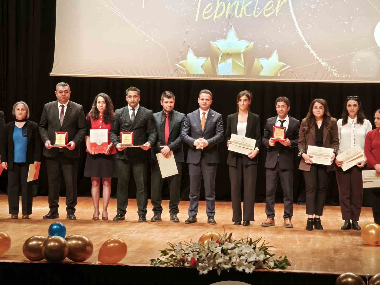 Eğitim camiası ödül töreninde buluştu