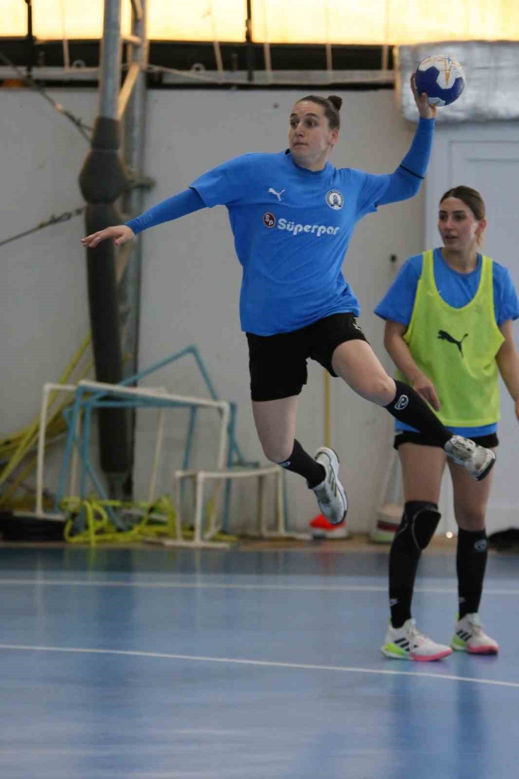 Armada Praxis Yalıkavakspor, Trabzon deplasmanı öncesi hazırlıklarını sürdürüyor