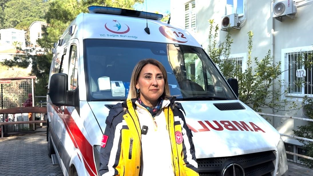 Marmaris’in tek kadın ambulans sürücüsü Fatma Nur Uçar: “Önceliğimiz hayat kurtarmak”