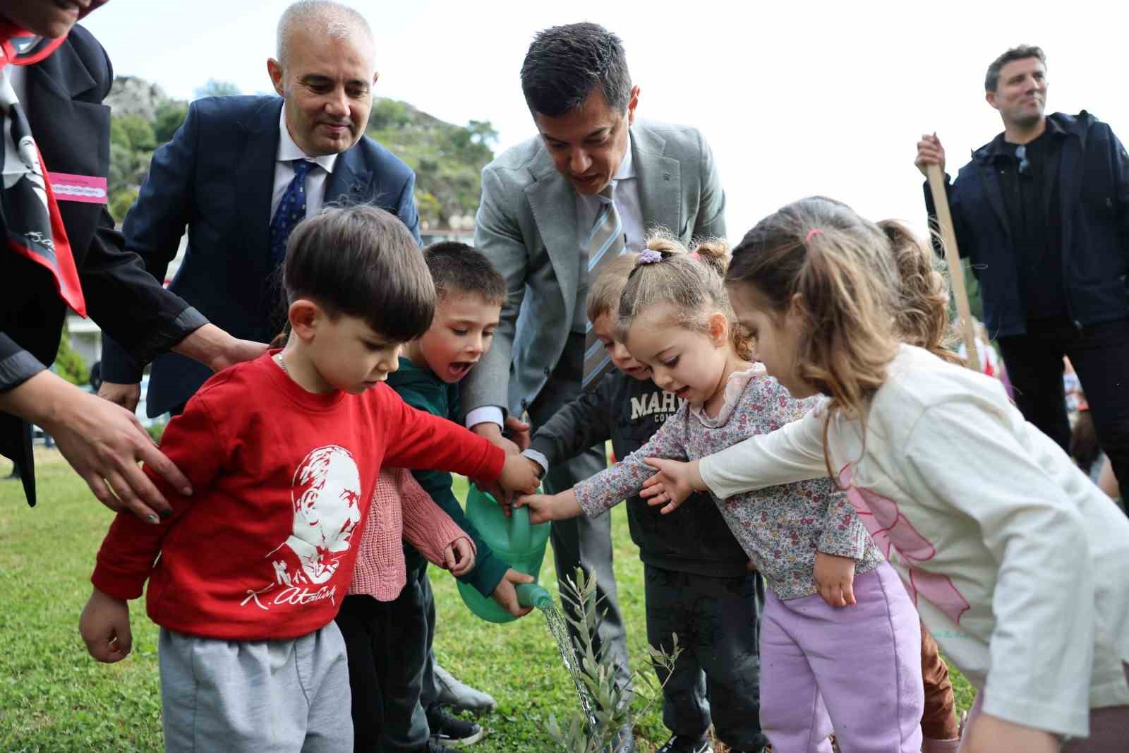 Dünya çocukları Marmaris’te barış için buluştu