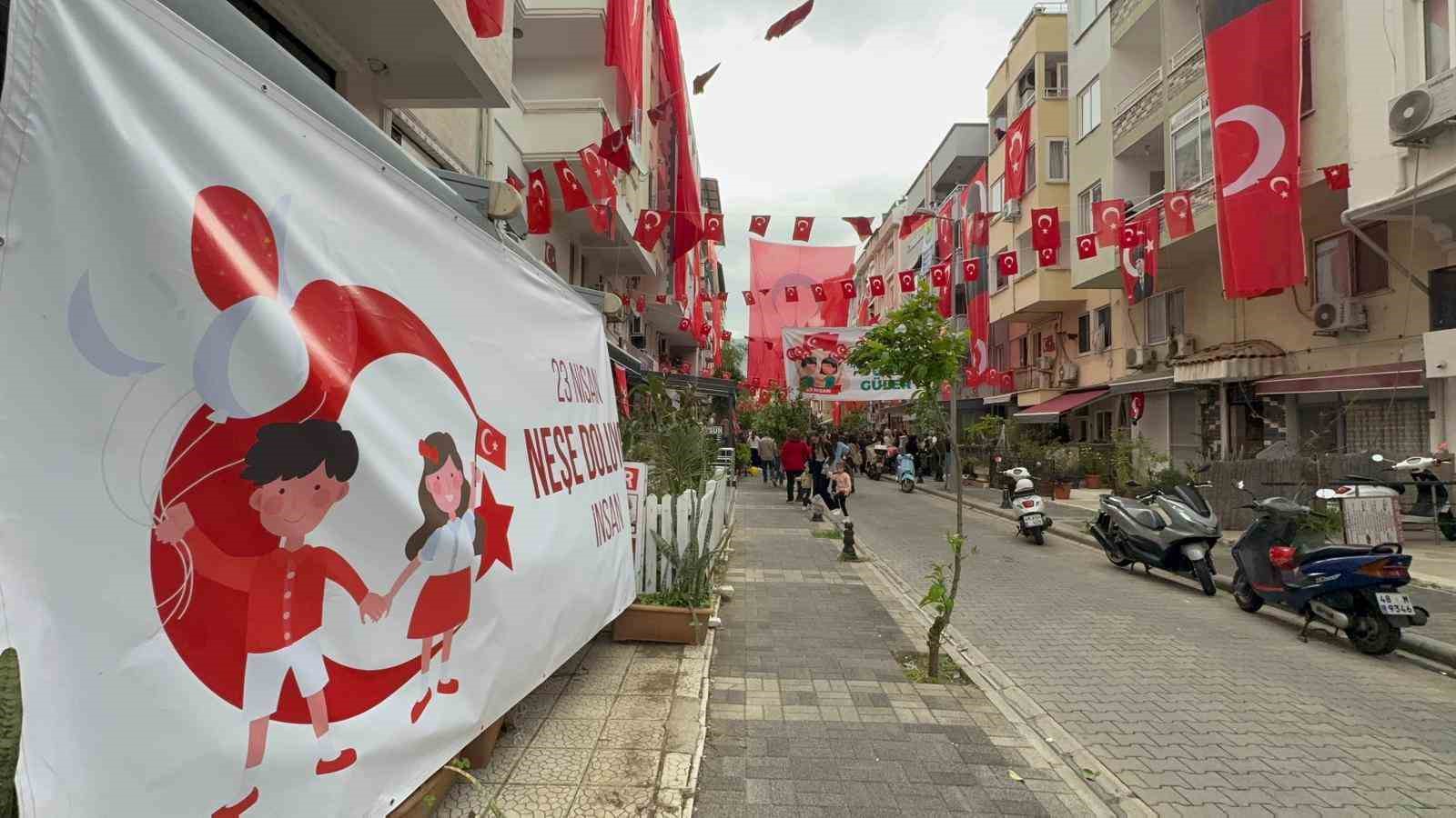 Marmaris’te 105 Sokak’ta bayram coşkusu büyüdü