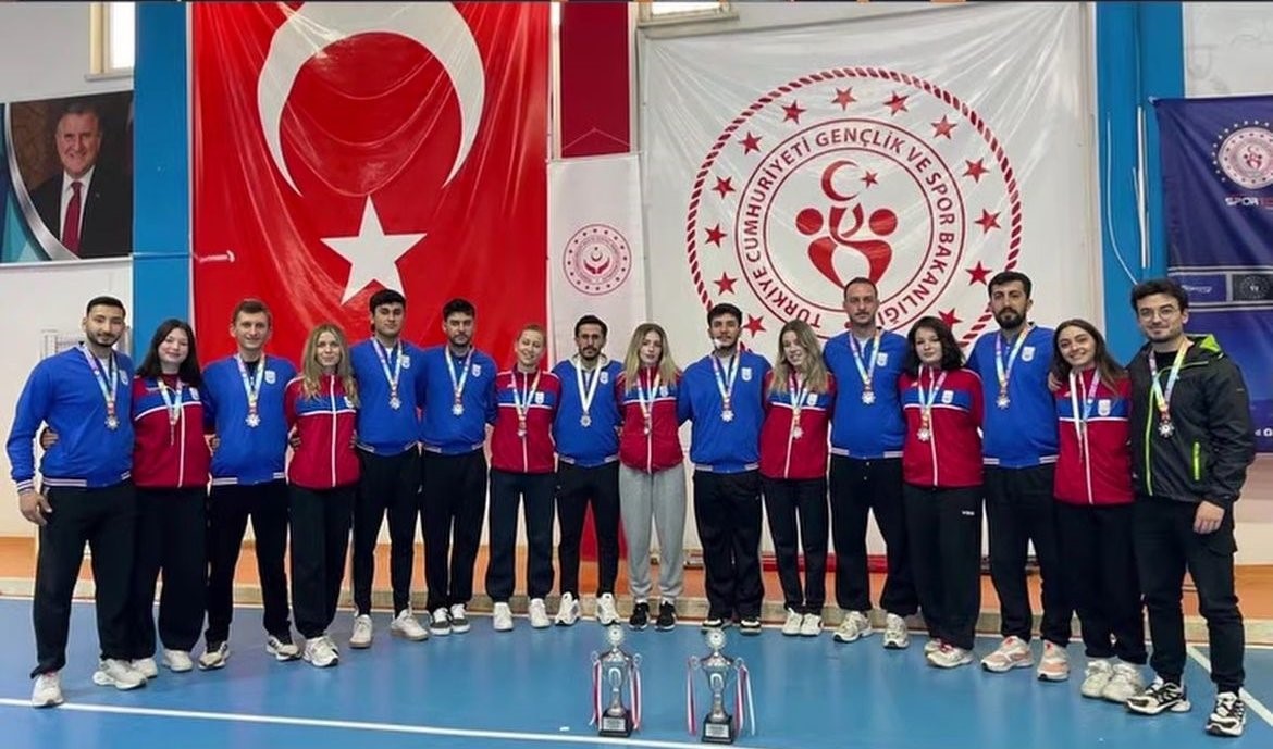 MSKÜ hokeyde Türkiye ikincisi oldu