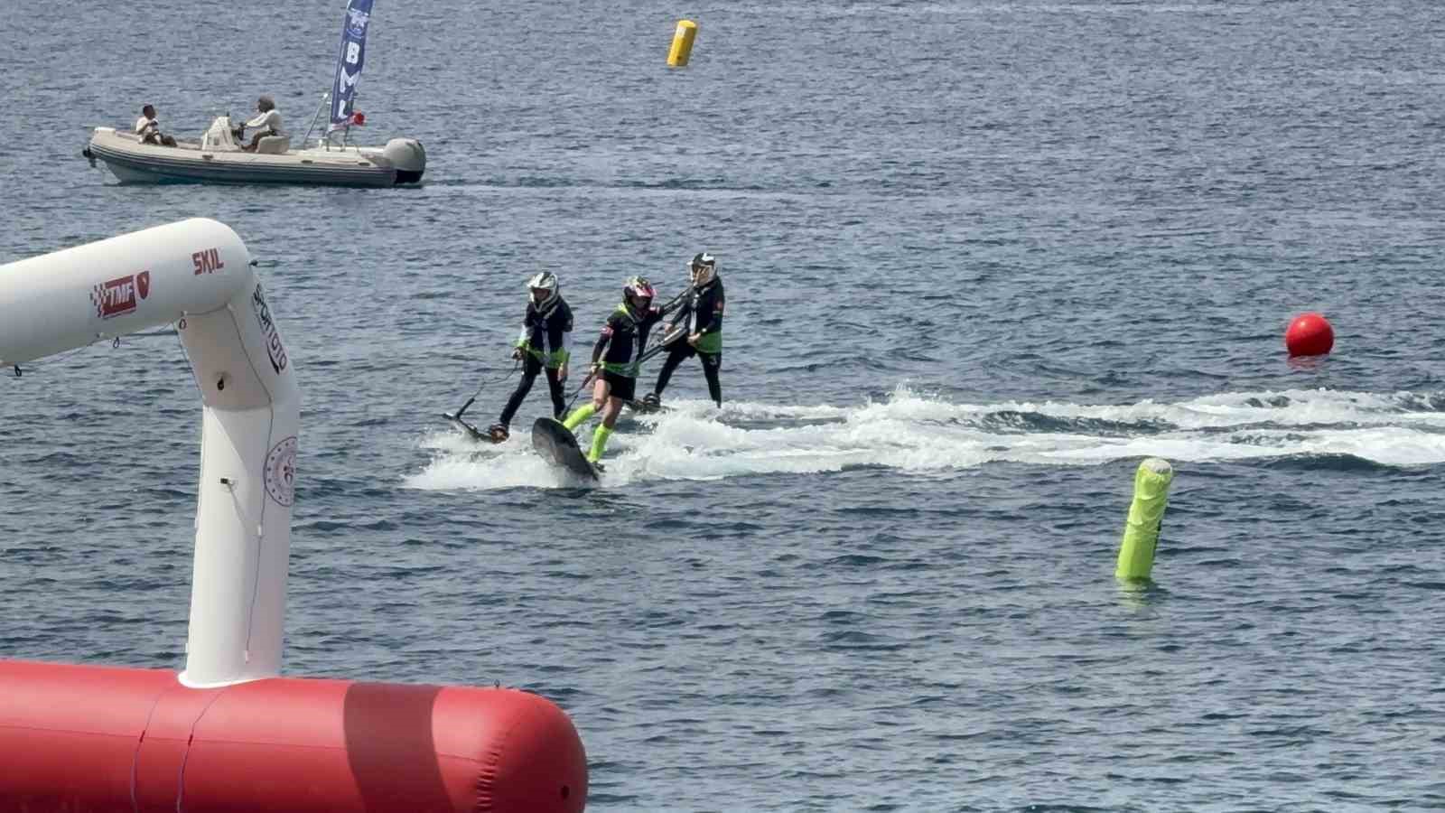 Bodrum’da su üstünde adrenalin fırtınası