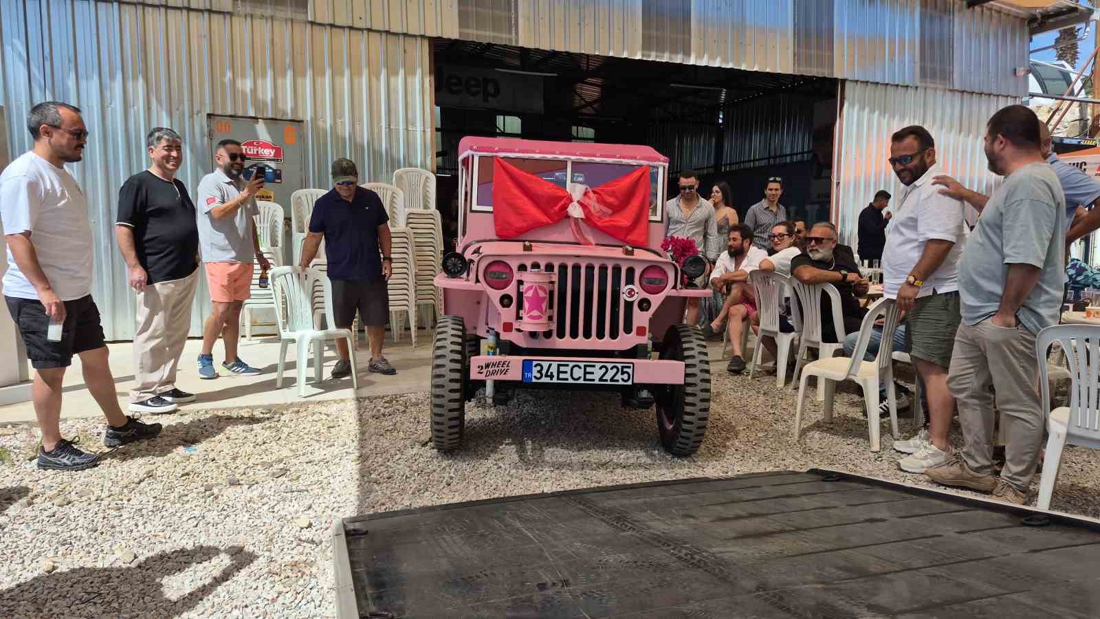 Gelin evine nostaljik sürprizle gittiler
