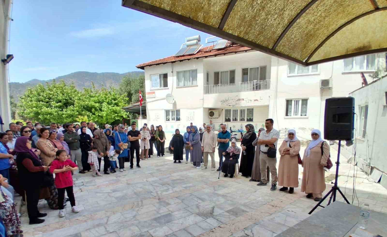 Köyceğizli hacı adayları dualarla uğurlandı