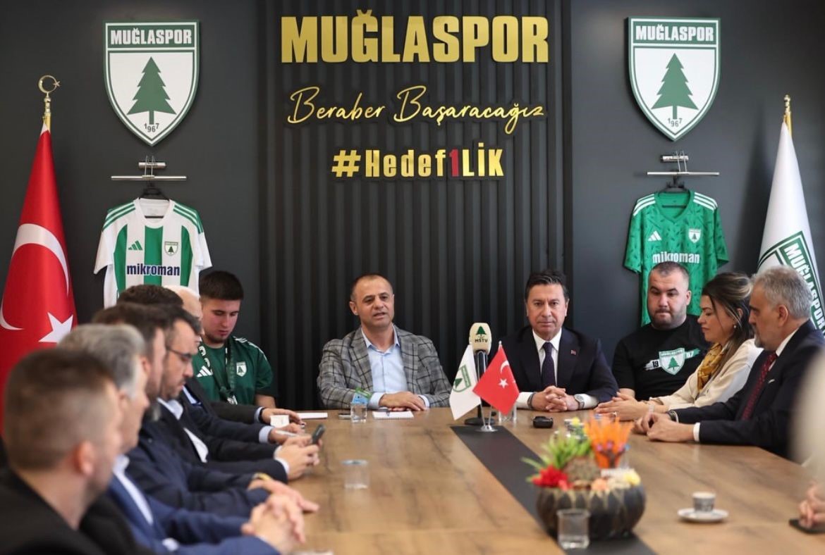 Muğla Büyükşehir Belediye Başkanı Aras: “Muğla’mızı bayraklarla donatalım”