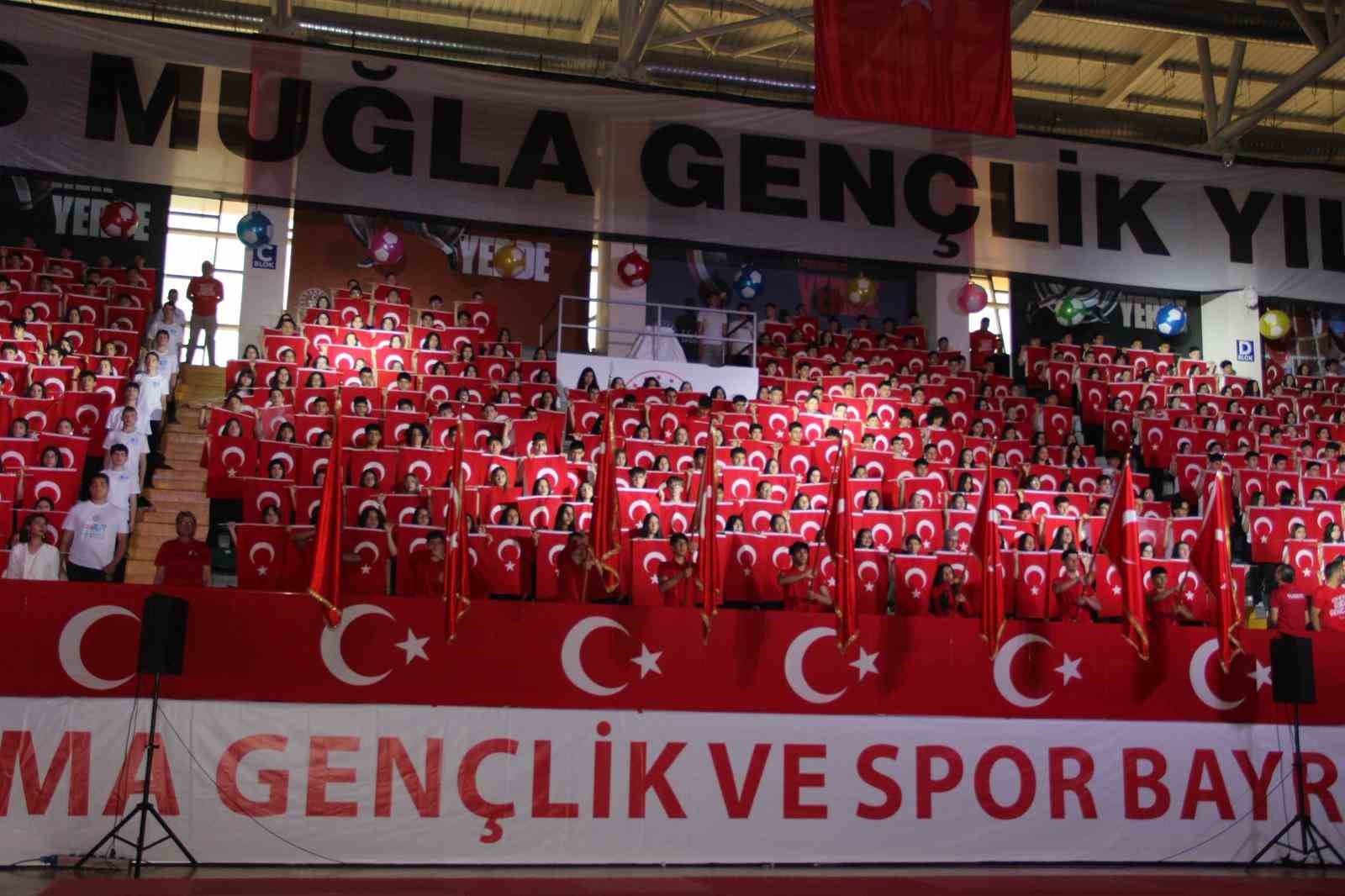 Muğla’daki 19 Mayıs coşkusu salonlara sığmadı