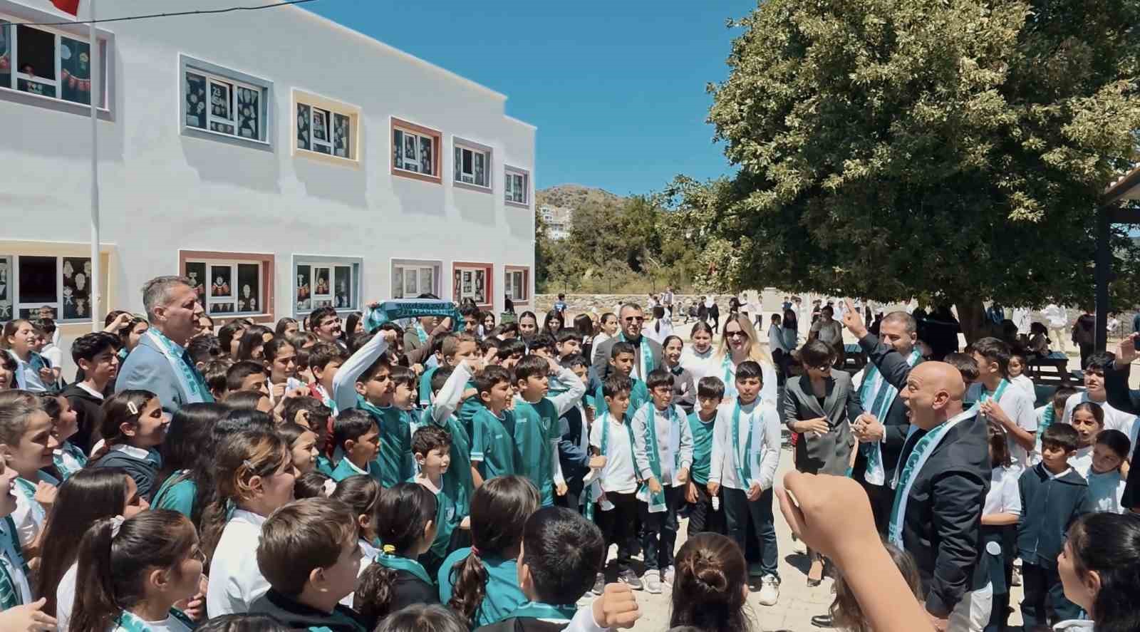 Okullarda Bodrum FK coşkusu yaşandı
