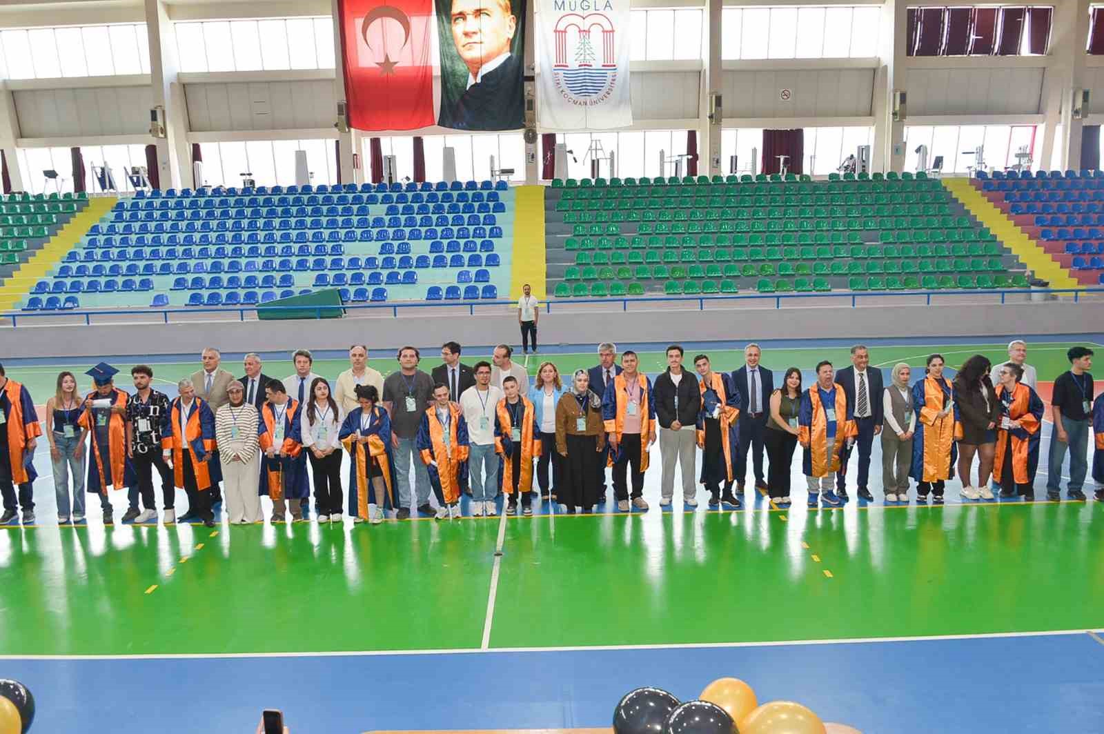 Özel ihtiyaçlı gençler MSKÜ’de kep attı