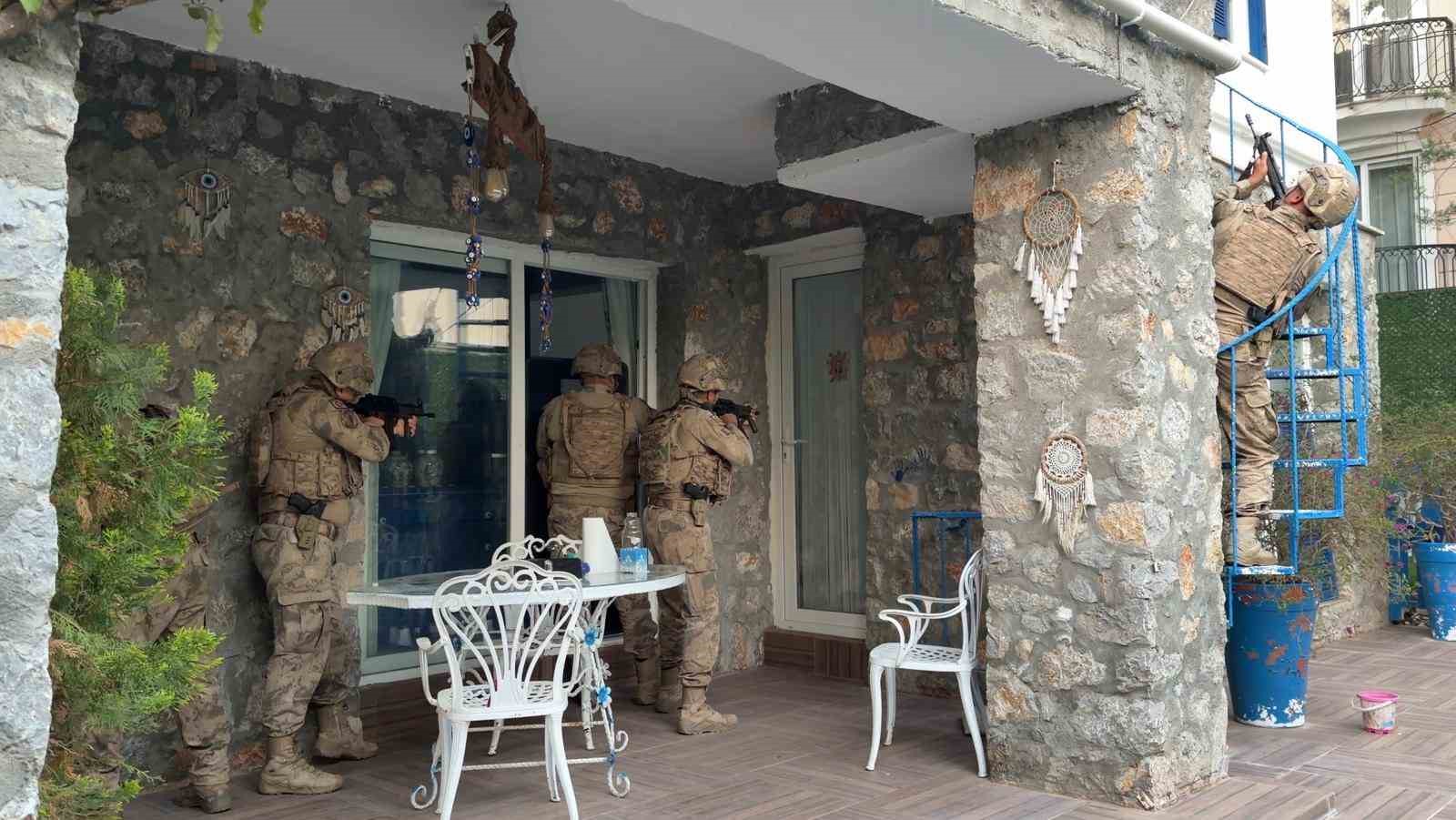 Seydikemer merkezli “Daltonlar” operasyonu: 12 şüpheli yakalandı