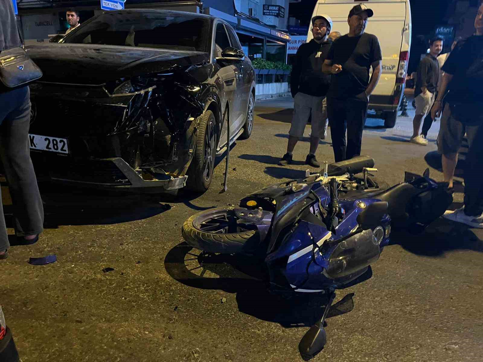 Menteşe’de ters yönden çıkan otomobil kazaya neden oldu