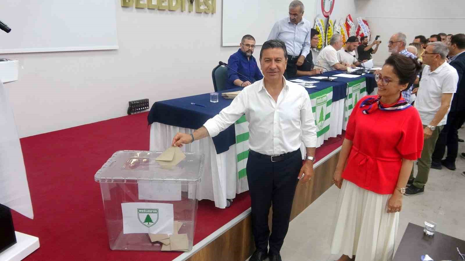 Muğlaspor’da Başkan Kıyanç güven tazeledi