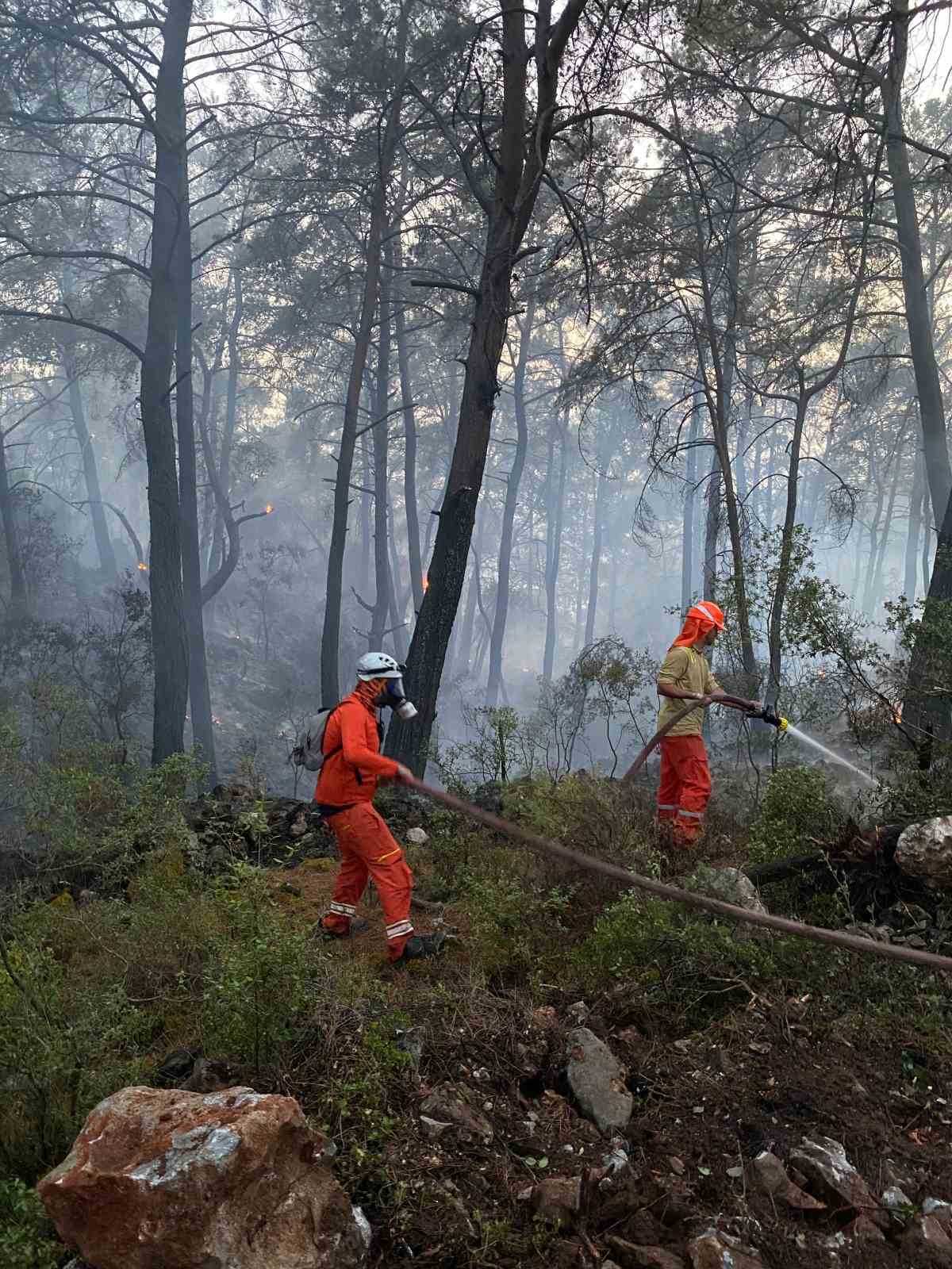 Datça MAG AME ekipleri Göcek’teki orman yangınına destek verdi