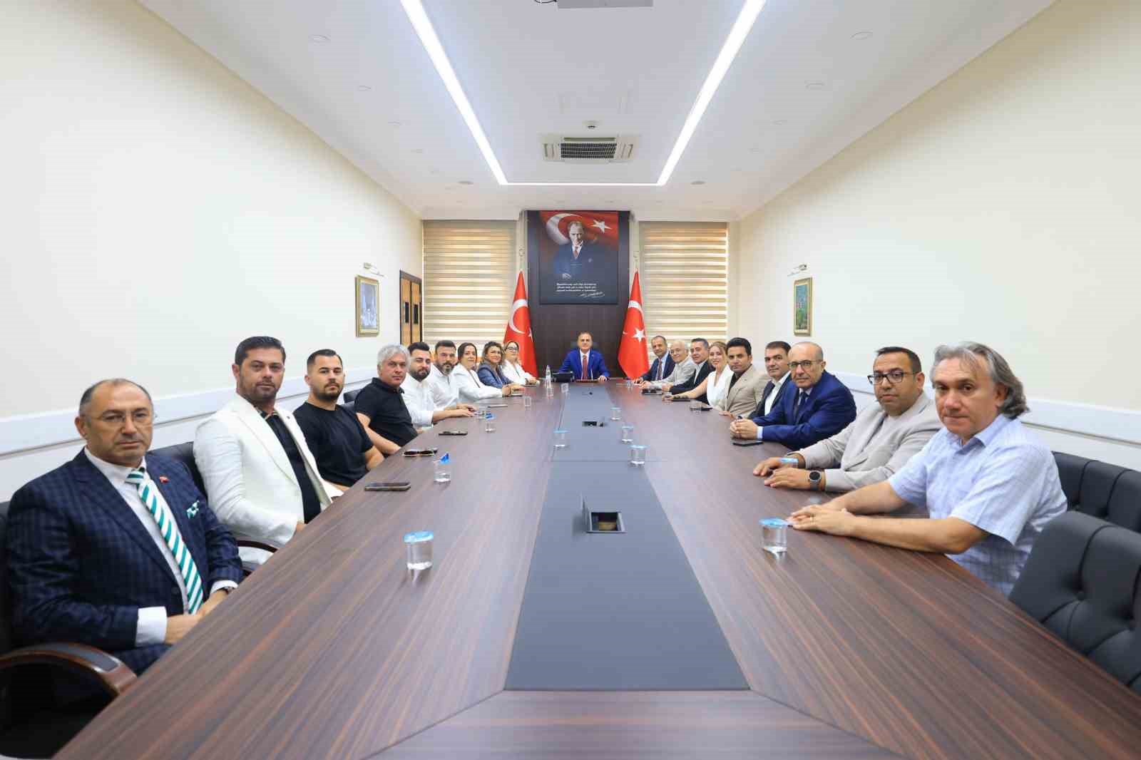 Vali Akbıyık  “Muğlaspor’un başarısı şehre dinamizm katacak”