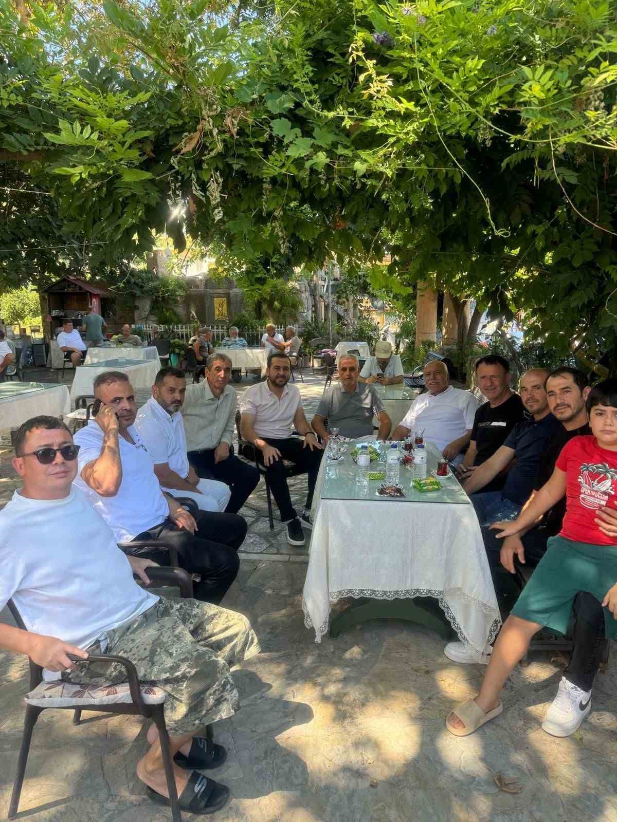 Bakan Uraloğlu Marmaris’te yolları inceledi, vatandaşlarla bir araya geldi