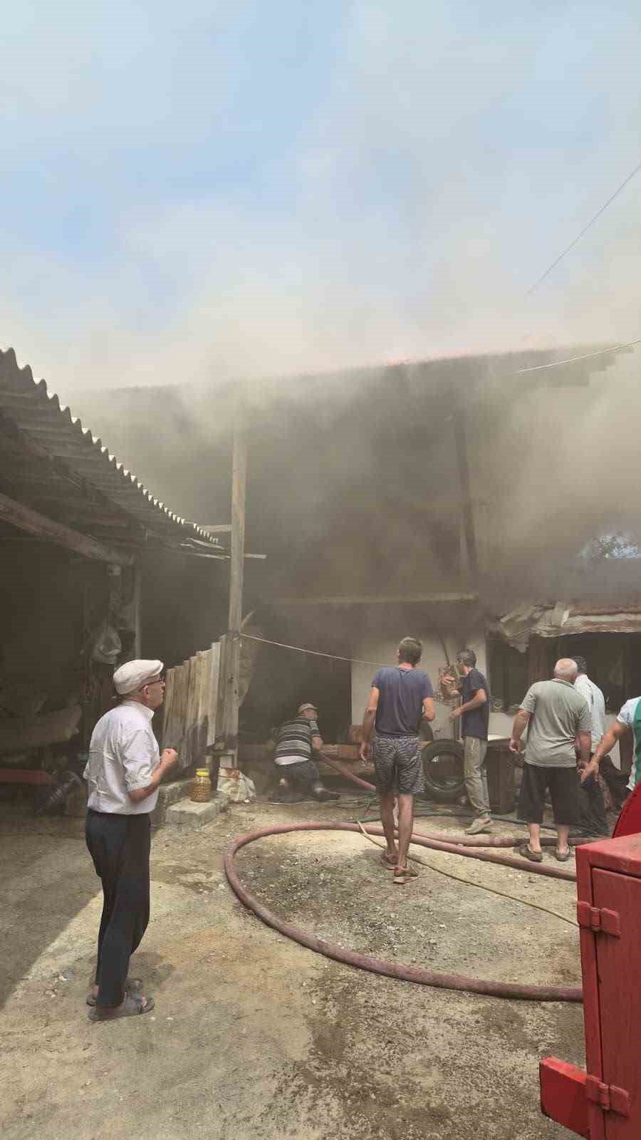 Menteşe’de ev yangını