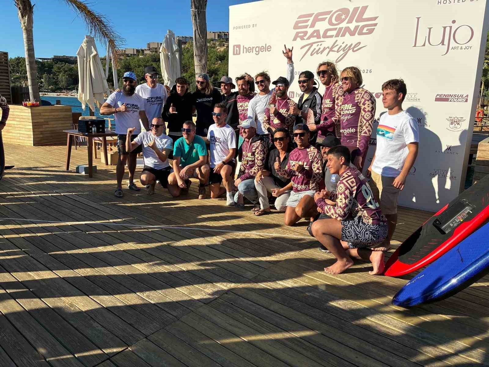 Bodrum’da 28 sporcu deniz üstünde uçakla yarıştı