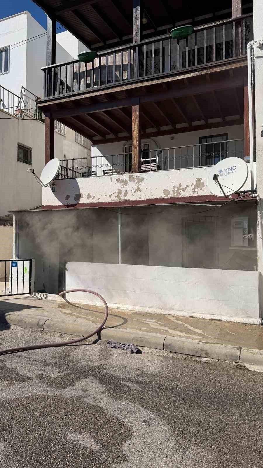 Bodrum’da ev yangını paniğe neden oldu