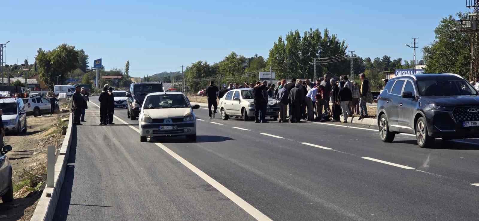 Karşıya geçmek isterken otomobilin çarptığı yaşlı adam hayatını kaybetti