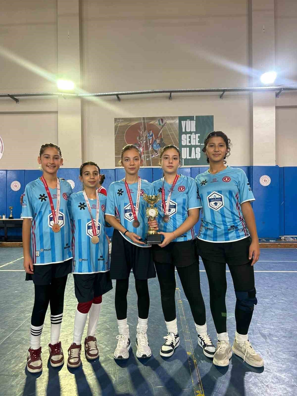 Muğla’da hokey heyecanı U14 Ligi’nde sürüyor